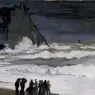 Monet_Rough_Sea_At_Etretat